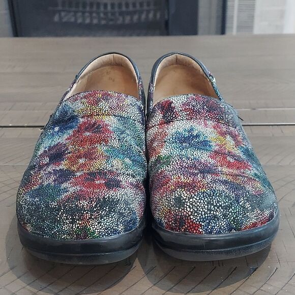Alegria Shimmery Colorful Floral Clogs Sz 38 - Picture 2 of 11